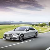 Der Plan, dass in zehn Jahren jeder zweite Mercedes elektrisch sein soll, bleibt bestehen