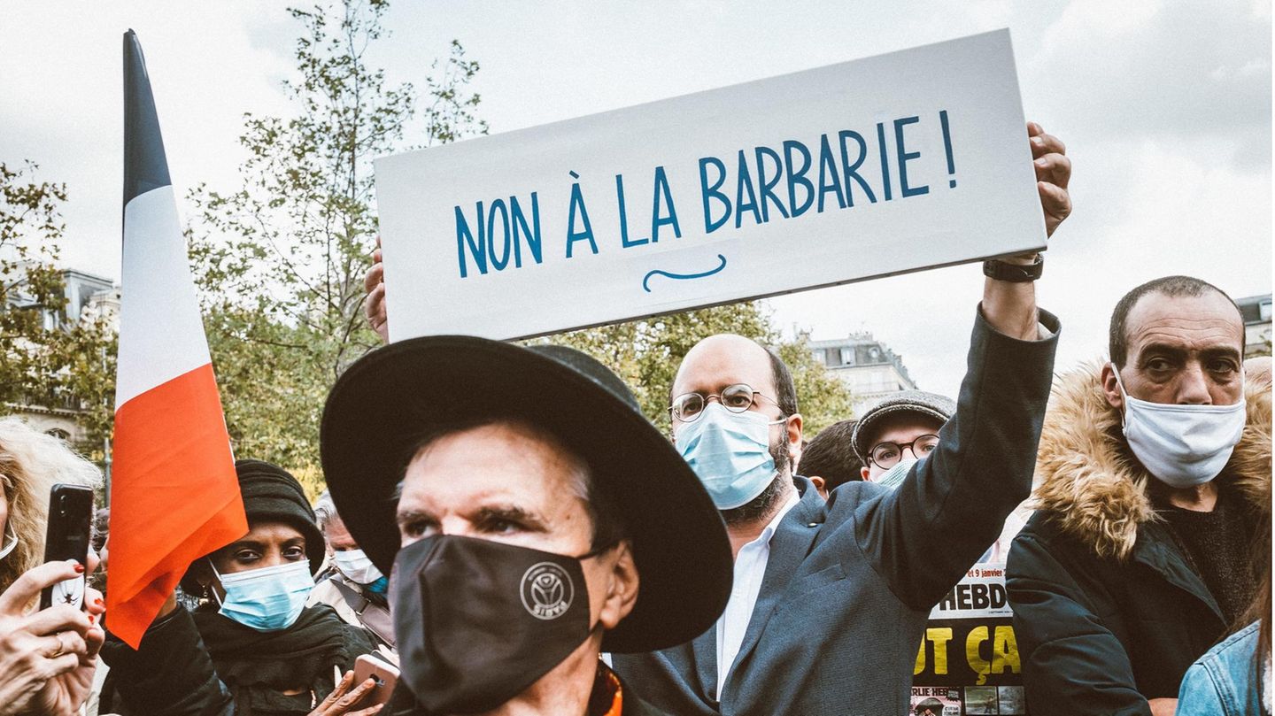 Enthaupteter Lehrer bei Paris: Immer lauter, immer gewalttätiger – der Lehrermord zeigt Frankreichs Problem mit dem Islamismus Enthaupteter Lehrer bei Paris: Immer lauter, immer gewalttätiger – der Lehrermord zeigt Frankreichs Problem mit dem Islamismus