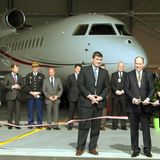 Platz 13: Prinz Albert II  von Monaco  Einweihung des eigenen Hangars für seinen Privathet im Jahre 2013 in Nizza: Das Oberhaupt der Familie Grimaldi nennt einen Jet vom Typ Dassault Falcon 7X sein eigen und hat Kosten von 1.050.00 US-Dollar im Jahr.