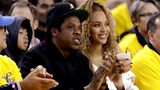 Platz 11: Jay Z und Beyoncé   Das Musikerpaar teil sich einen Privatjet der Marke Bombardier Challenger 850 umd kommt auf Flugkosten von 1.385.000 US-Dollar.
