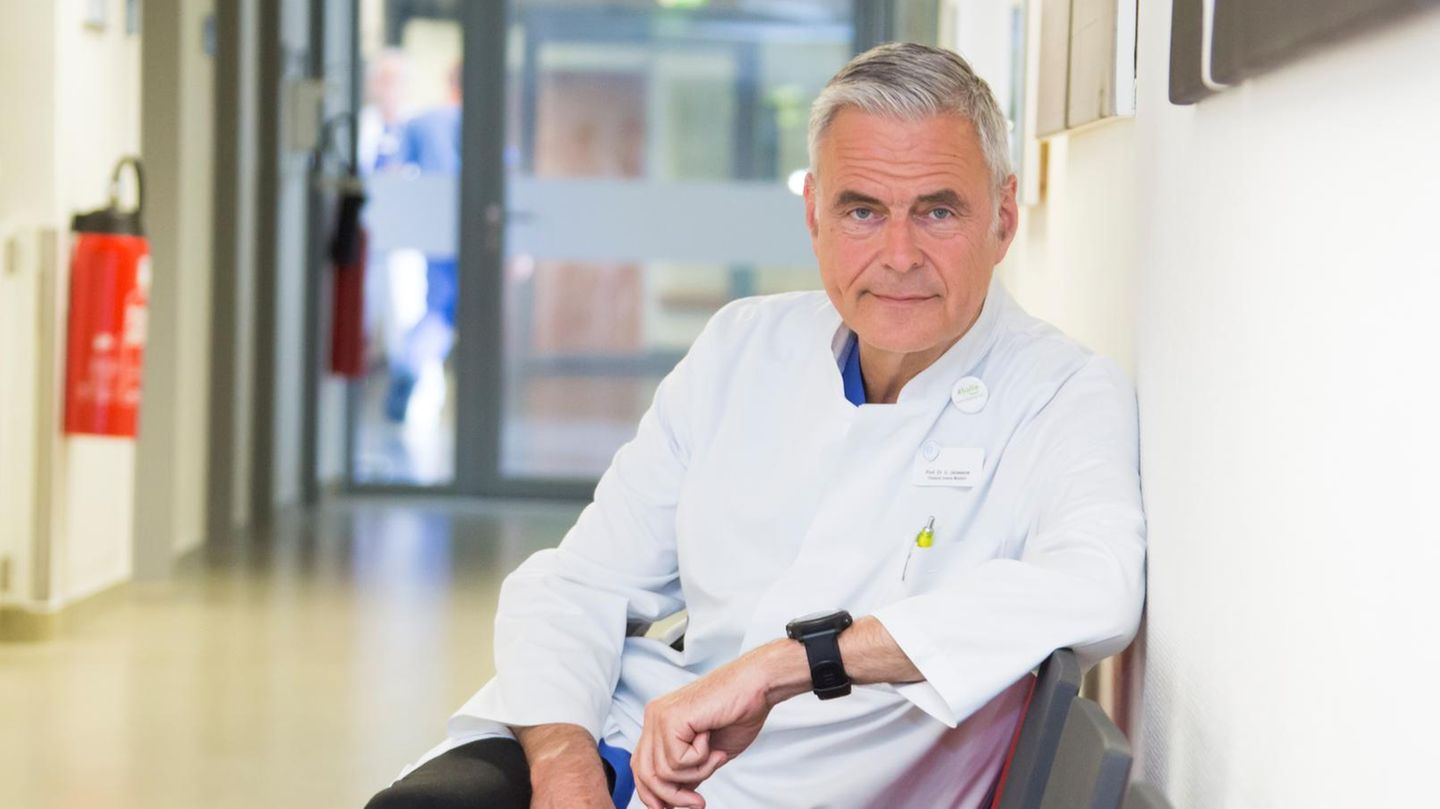 Coronavirus: Intensivmediziner Uwe Janssens über Therapie bei Covid-19 Intensivmediziner Uwe Janssens über Therapie bei Covid-19