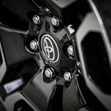 Schwarze Felgen passen zum lifestyligeren Auftritt