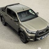 Der Toyota Hilux wiegt 2.335 Kilogramm