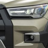 Die Scheinwerfer blitzen angriffslustig