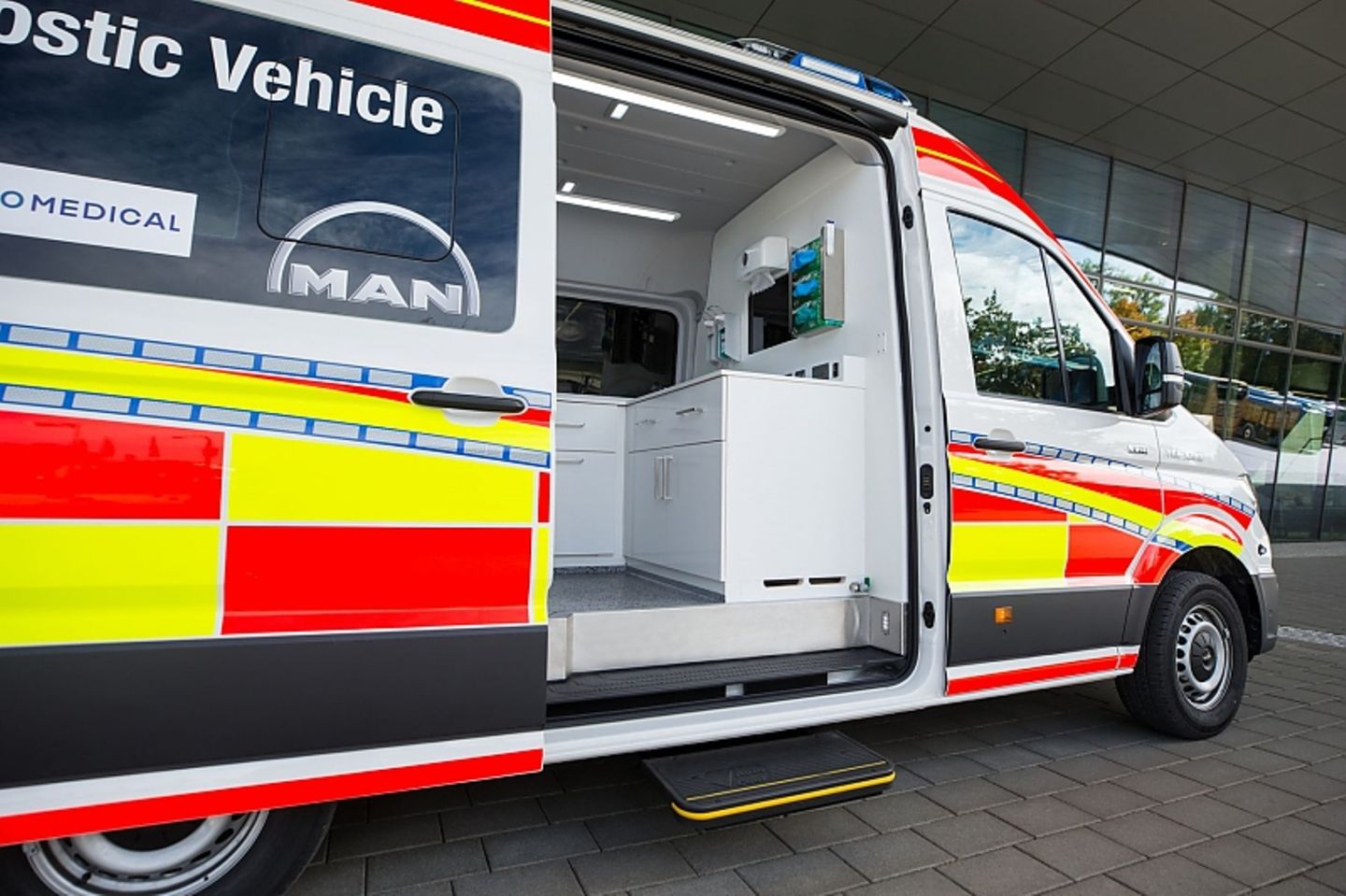 Der Preis des MAN Corona Testmobil beträgt rund 600.000 Euro