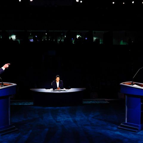 US-Präsident Donald Trump (r.) und sein Herausforder Joe Biden bei ihrem TV-Duell in Nashville