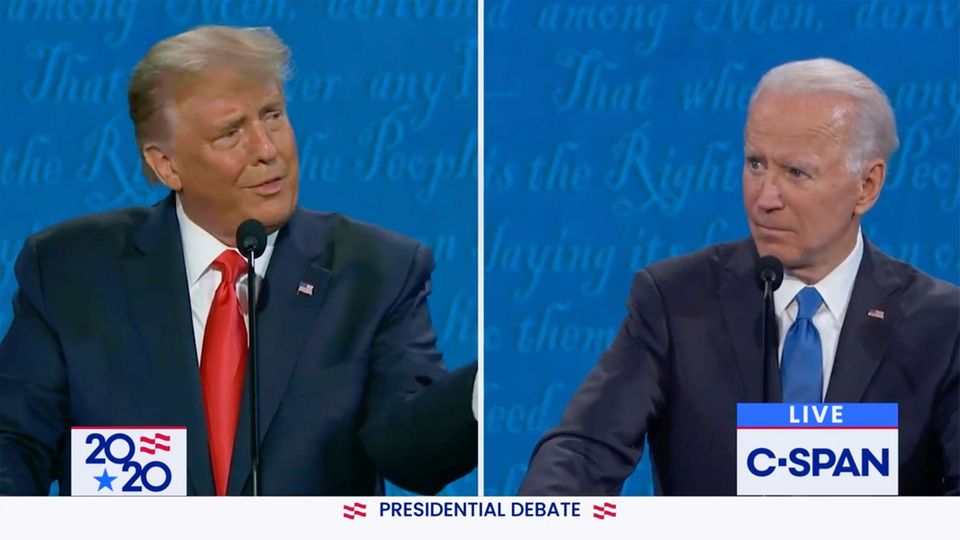 Trump: "Ich bin die am wenigsten rassistische Person im Raum" – Twitter liefert ihm den Gegenbeweis Trump: "Ich bin die am wenigsten rassistische Person im Raum" – Twitter liefert ihm den Gegenbeweis