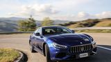 Durch den leichteren Vierzylinder Benziner lenkt der Ghibli agiler ein als mit dem Sechszylinder-Diesel