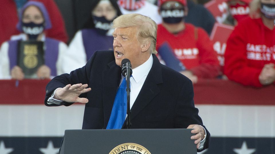 Wahlkampfauftritt: US-Präsident Donald Trump bei seinem Wahlkampfauftritt in Circleville, Ohio am gestrigen Samstag US-Präsident Donald Trump bei seinem Wahlkampfauftritt in Circleville, Ohio am gestrigen Samstag