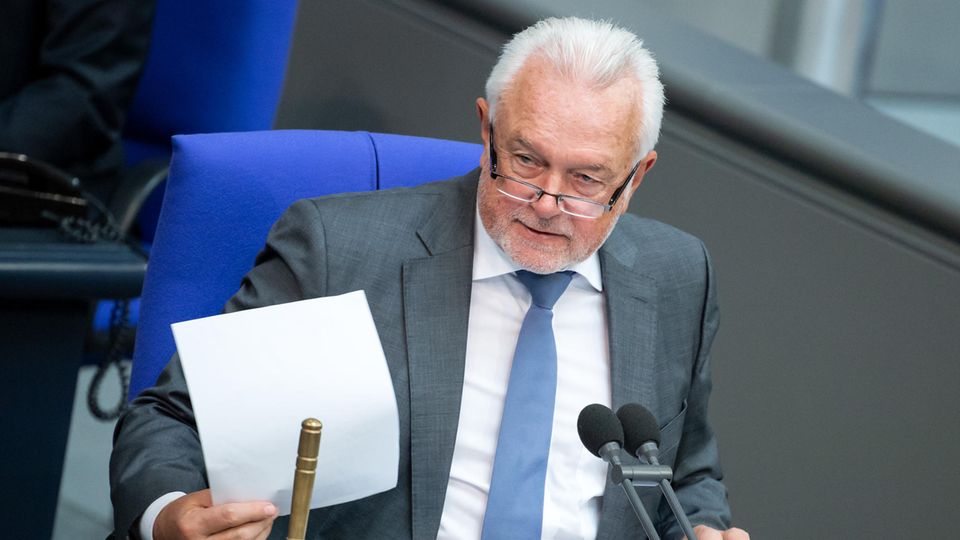 Wolfgang Kubicki nach dem Tod von Thomas Oppermann Wolfgang Kubicki (FDP), stellvertretender Bundestagspräsident