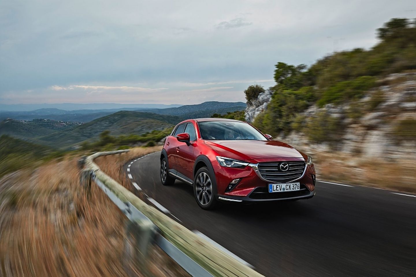 Der Mazda CX-3 ist vergleichsweise straff abgestimmt