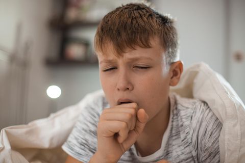 Die Diagnose: Der Junge hustet, dann wird er ohnmächtig. Dahinter steckt ein bedrohlicher Mitbewohner