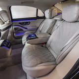 Hinten thront es sich fürstlich