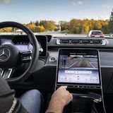 Die Bedienung ist eingängig, geschieht aber nicht nur per Touchscreen