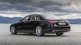 Die Mercedes S-Klasse hat eine Hinterachslenkung, die die Räder bis zu einem Winkel von zehn Grad einschlagen kann