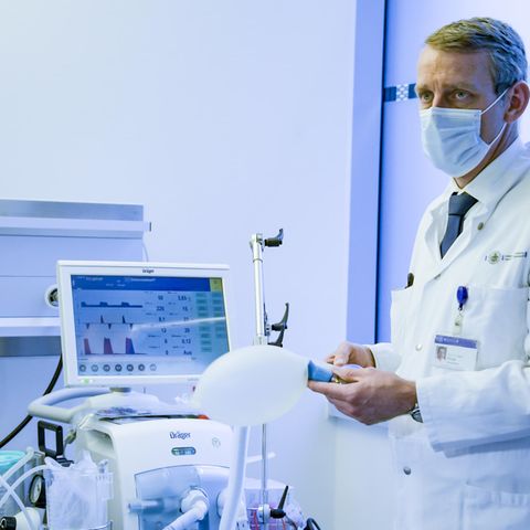 Stefan Kluge, Direktor der Klinik für Intensivmedizin des UKE