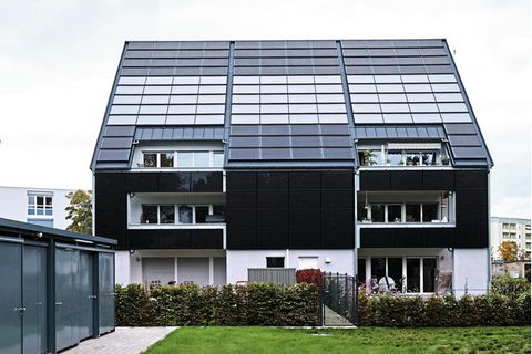 Auch das zu Hause vom Lehrerpaar Perlhofer: zwei weitgehend  autarke Mehrfamilien häuser