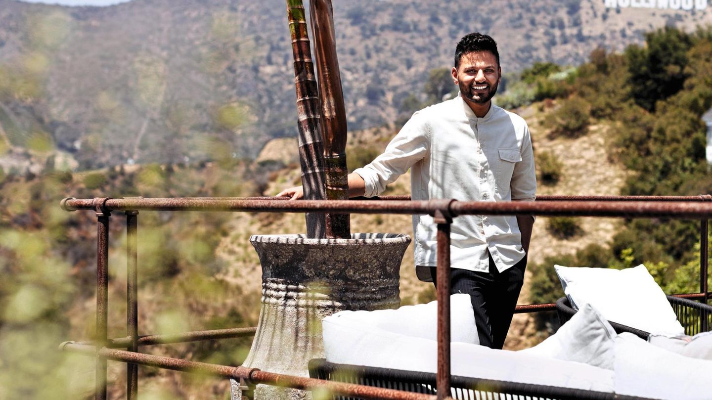Jay Shetty, ehemaliger hinduistischer Mönch und preisgekrönter Digitalstratege. Los Angeles, CA, USA. Juli 2020. Erst Ashram
in Indien, nun Villa in Los Angeles:
Jay Shetty zeigt sein Zuhause