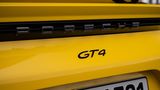 Der Porsche 718 Cayman GT4 PDK hat 309 kW / 420 PS