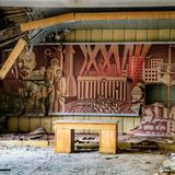 Kaserne Forst Zinna  Das alte Militärgelände bei Jüterborg wurde von der Sowjetarmee genutzt und verfügte über ein riesiges Panzertauchbecken zu Übungszwecken. Die Gebäude auf dem Areal haben bis heute noch keine Umnutzung erhalten. Im Inneren sind viele Wandbilder mehr oder weniger erhalten.