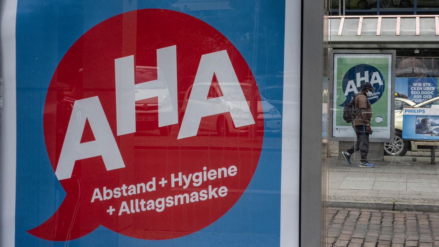 Von AHA-L bis Viruslast: Ansteckender Wortschatz – so hat sich Corona in unserer Sprache eingenistet Von AHA-L bis Viruslast: Ansteckender Wortschatz – so hat sich Corona in unserer Sprache eingenistet