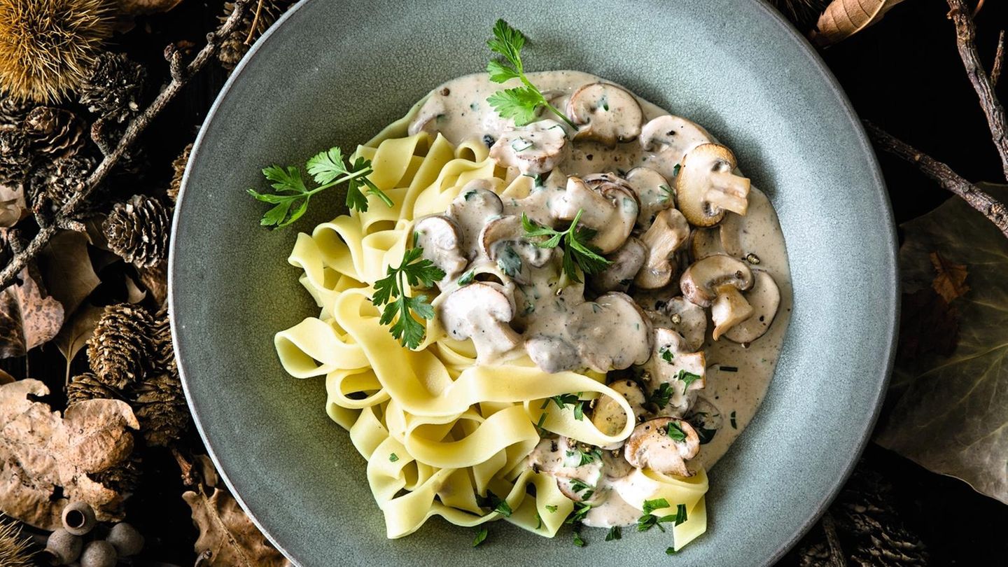 Geschmacksbinder: Tagliatelle passen gut zu Champignons und Pilz-Sahne-Sauce