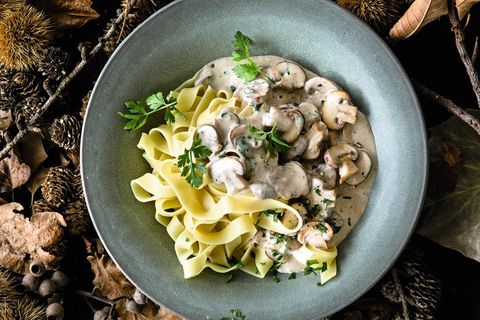 Geschmacksbinder: Tagliatelle passen gut zu Champignons und Pilz-Sahne-Sauce