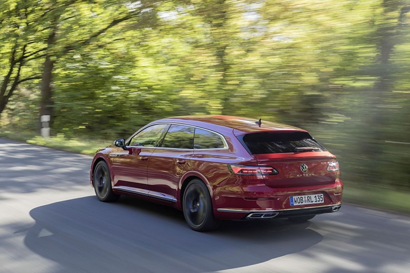 Der Zweiliter-Diesel ist kein Temperamentsbündel, dennoch ist man mit dem VW Arteon Shooting Brake flott unterwegs