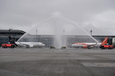Am Samstag sind am neuen Hauptstadtflughafen die ersten Flugzeuge der Fluggesellschaften Lufthansa und Easyjet gelandet