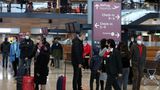 Zwei Drittel der Passagiere erreichen den neuen Hauptstadtflughafen mit Zug und S-Bahn über den Bahnhof im Untergeschoss. Dann geht es mit dem Leitsystem zum Check-in.