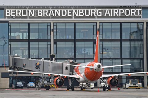 Die Fluggesellschaft mit den meisten Verbindungen ab dem BER ist Easyjet: Zum Auftakt bietet der britische Billigflieger 23 internationale Strecken an. Die innerdeutschen Verbindungen hat Easyjet zum Herbst eingestellt.