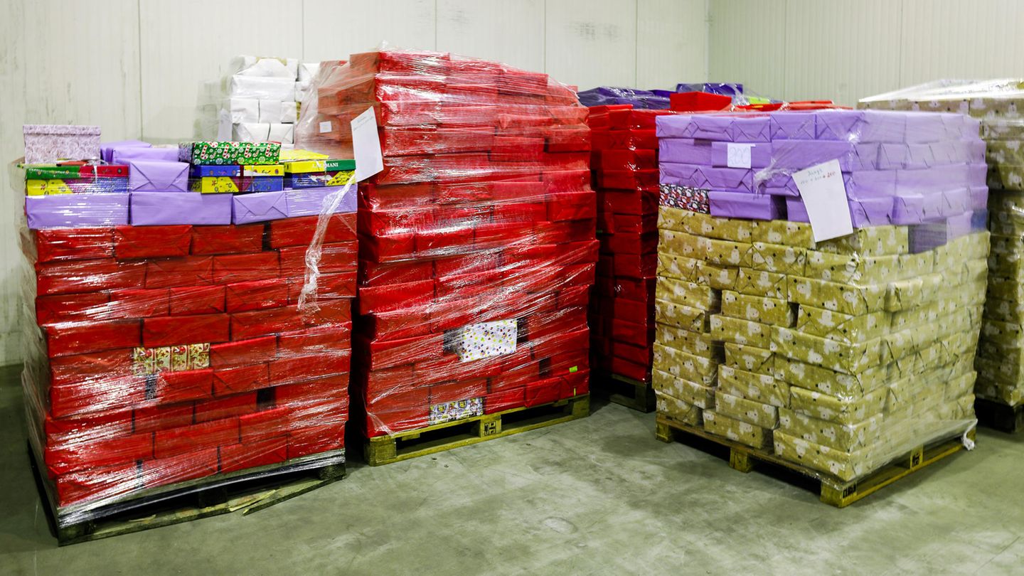 Verpackte Schuhkartons