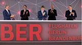 Sichtliche Erleichterung bei der Pressekonferenz zur Eröffnung am Samstag: Carsten Spohr von der Lufthansa, Verkehrsminister Andreas Scheuer, Engelbert Luetke Daldrup, Brandenburgs Ministerpräsident Dietmar Woidke, Johan Lundgren von Easyjet (v.l.n.r.).