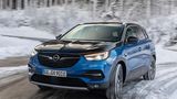 Laut Opel liefert die E-Hinterachse beim Grandland X Hybrid4 bei brenzligen Situationen stets genug Traktion