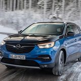 Laut Opel liefert die E-Hinterachse beim Grandland X Hybrid4 bei brenzligen Situationen stets genug Traktion