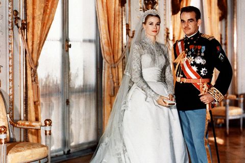 Hochzeitsfoto von Schauspielerin Grace Kelly mit Fürst Rainier III. von Monaco
