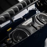 Unter dieser verbirgt sich der 3,8 Liter Turbo-Motor mit 427 kW / 380 PS