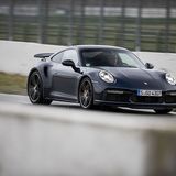 Nach 9,7 Sekunden sind 200 km/h erreicht - 0,8 Sekunden länger als beim Porsche 911 Turbo S