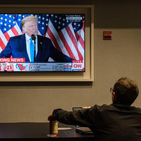 Berichterstattung zur US-Wahl: Eine Parallelwelt aus Lügen und Hass - so lief die Wahlnacht auf Trump-Medien