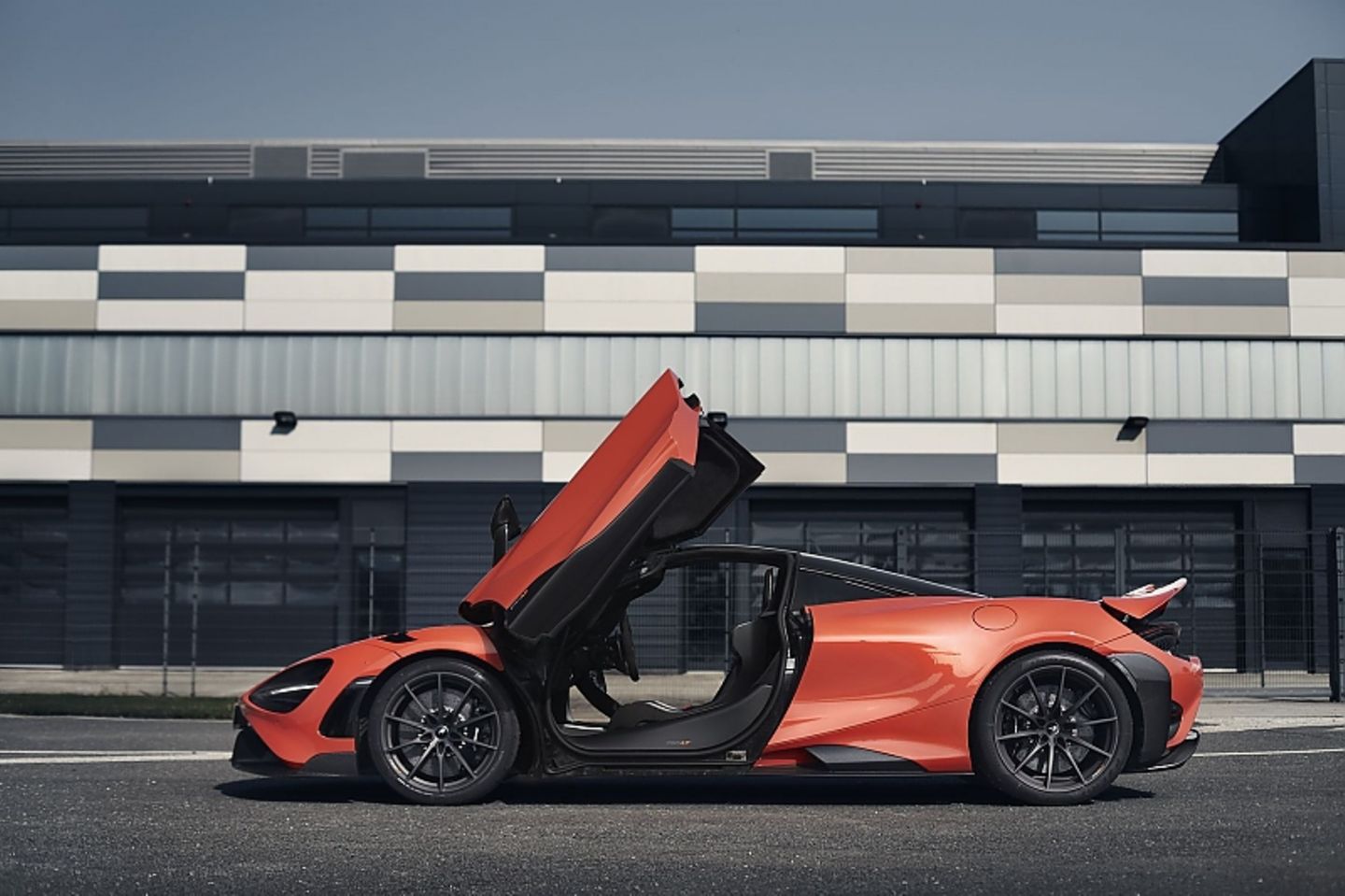 McLaren 765LT