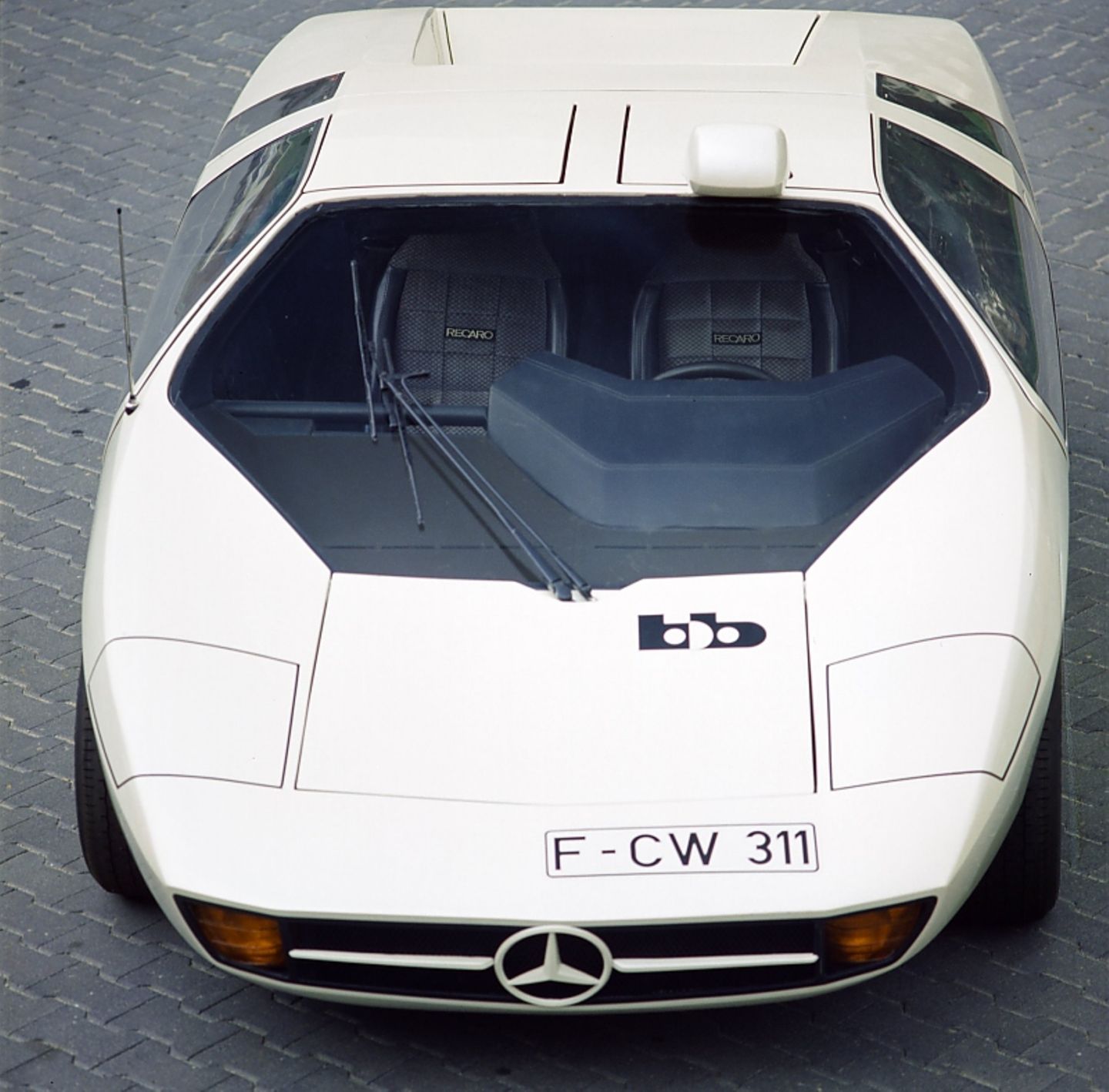 Der CW 311 ist der einzige außerhalb von Mercedes entwickelte Wagen, der einen Stern tragen darf