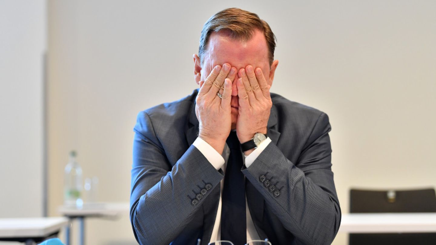 Thüringens Ministerpräsident Bodo Ramelow (Linke) lässt eine Anzeige gegen die "Querdenken"-Bewegung prüfen.