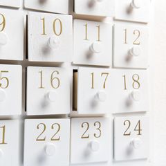 Adventskalender für Erwachsene: Spiel, Leckereien, Hochprozentiges und Erotik bis Weihnachten