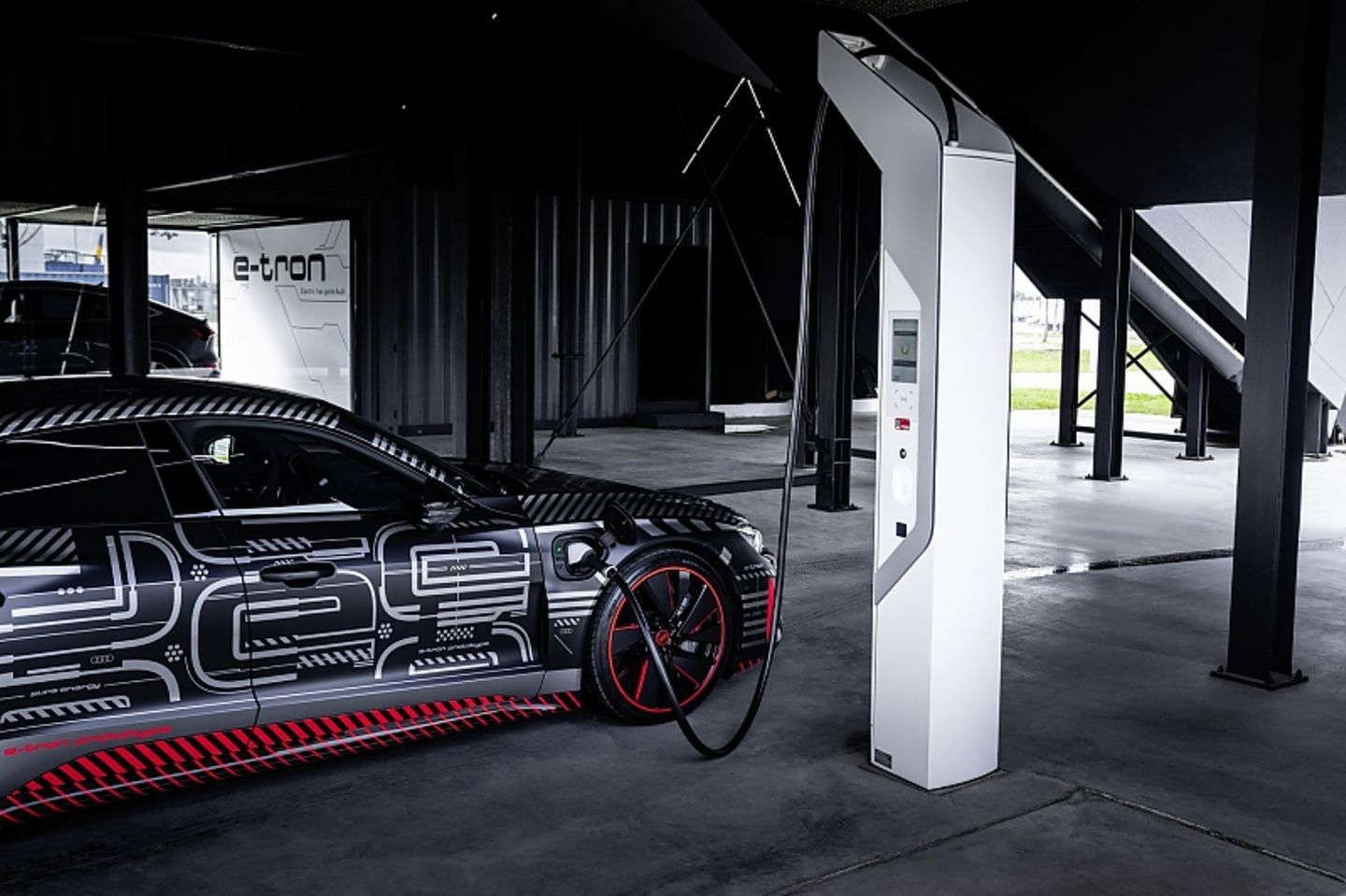 Die Ladezeiten des Audi RS e-tron GT dürften mit denen des Porsche Taycan identisch sein