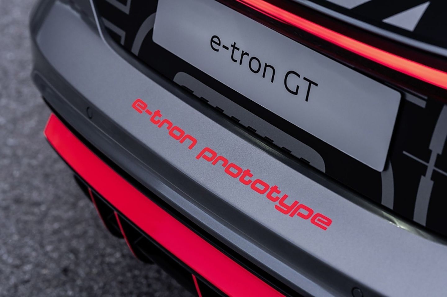 Beim Prototyp des Audi RS e-tron GT zeigte das Display eine Reichweite von 337 km