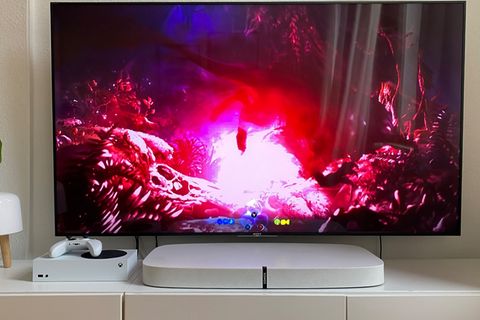 Xbox Series S und Series X: Die schicke Series S macht sich auch als Deko-Gegenstand gut