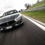 Die Achtgang-Automatik ergänzt sich gut mit dem potenten Triebwerk