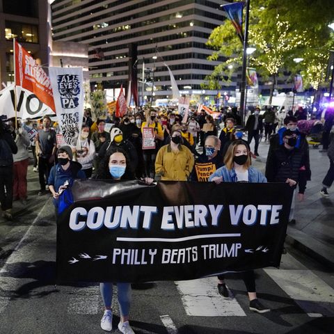 Entscheidender Staat Pennsylvania: Drinnen wird gezählt – draußen demonstriert. So erlebt unser Korrespondent die Wahlschlacht