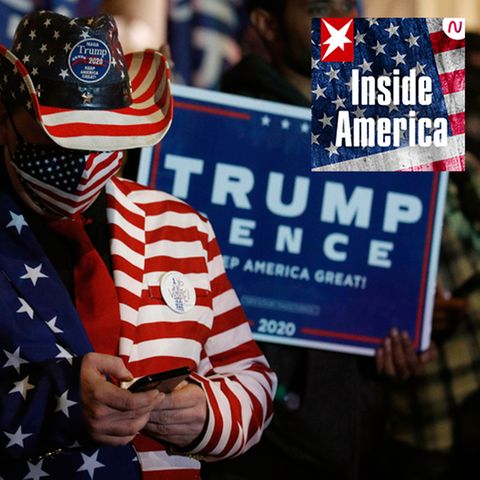 Anhänger von US-Präsident Trump demonstrieren vor dem Pennsylvania Convention Center