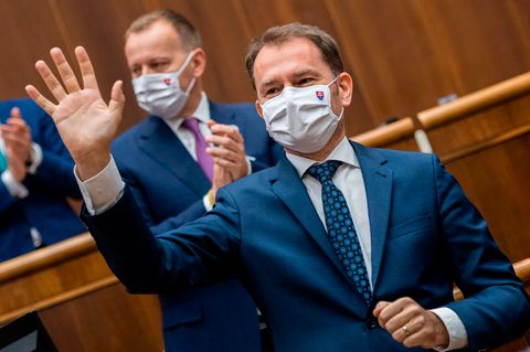 Slowakei: Politiker dürfen durch Betrug erlangte Studientitel behalten